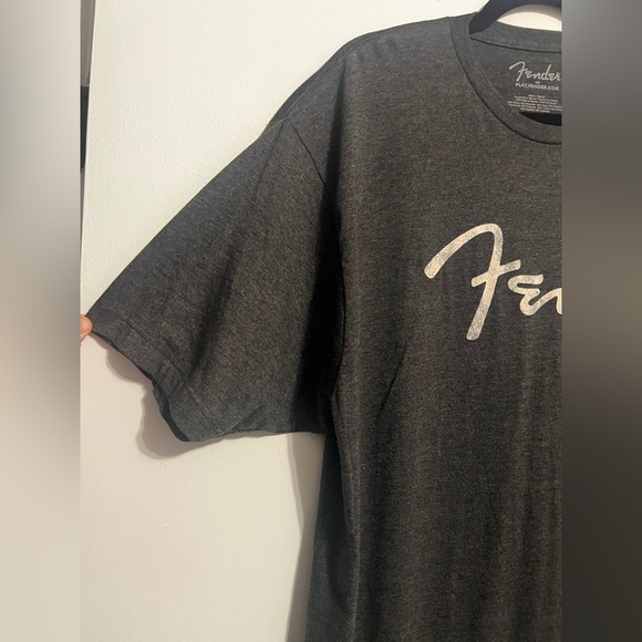 Fender Guitar Men's T-Shirt Authentic Merch Distressed Spaghetti Logo Tee - Picture 3 of 5